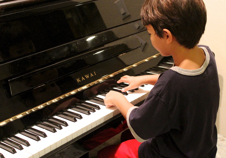 apprendre le piano à son enfant